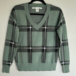 MAX STUDIO green and black plaid V-Neck sweater-small